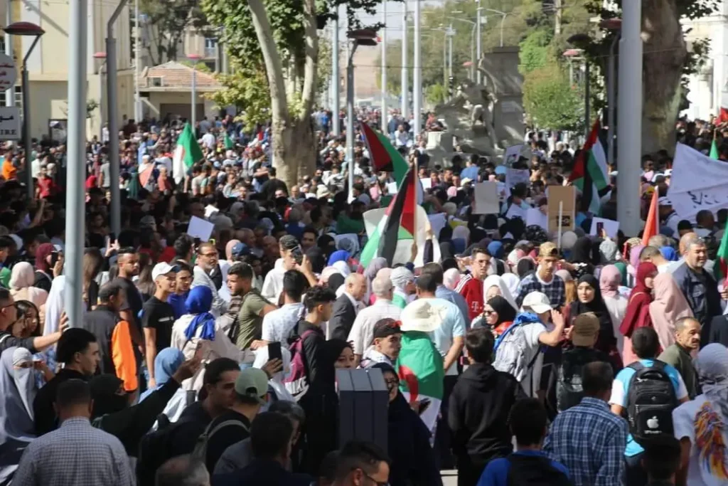 Algeria, united and united, marches massively for Palestine